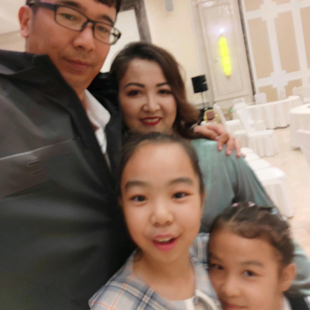喀哈尔开心😎