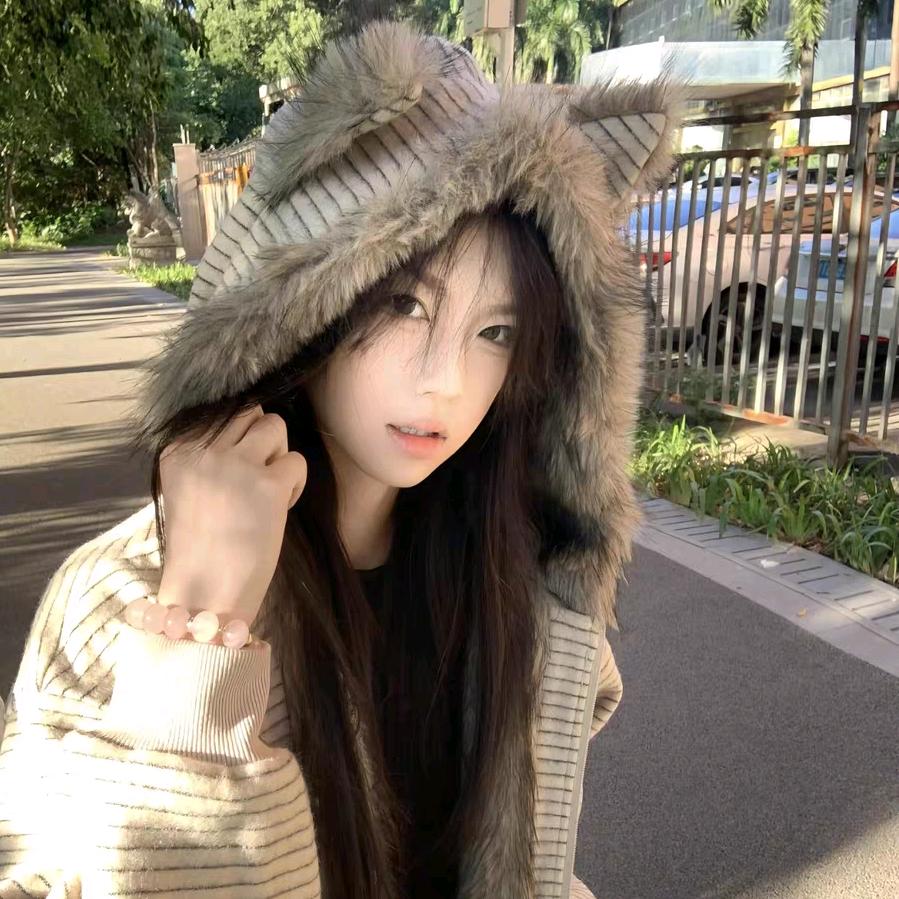 嘿泛泛女装搭配师阿英