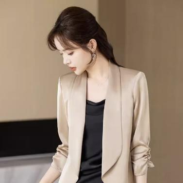 秀魅女装店美工