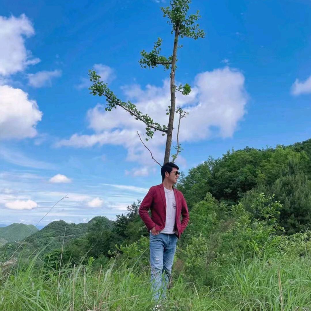 爱念经的小哥哥🌻🌴