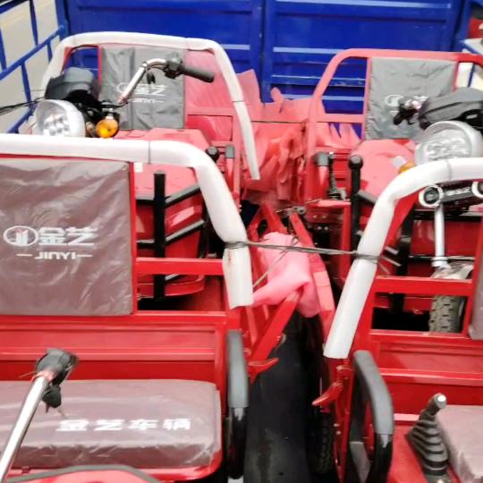 桂林二药厂门口新车二手三轮车买卖