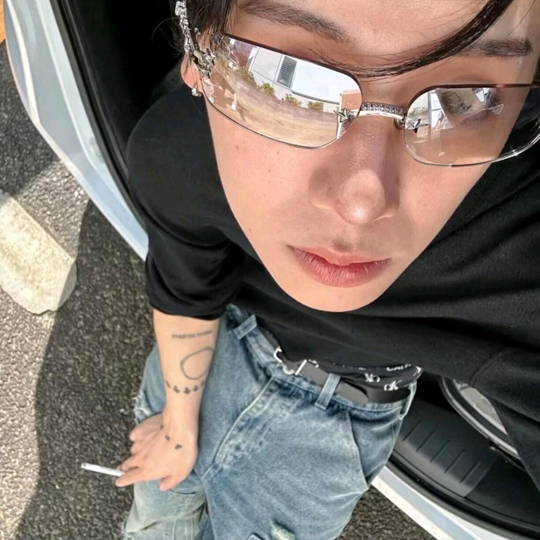 先吃饱再说