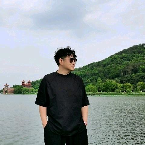 百步亭最帅的母婴店店长