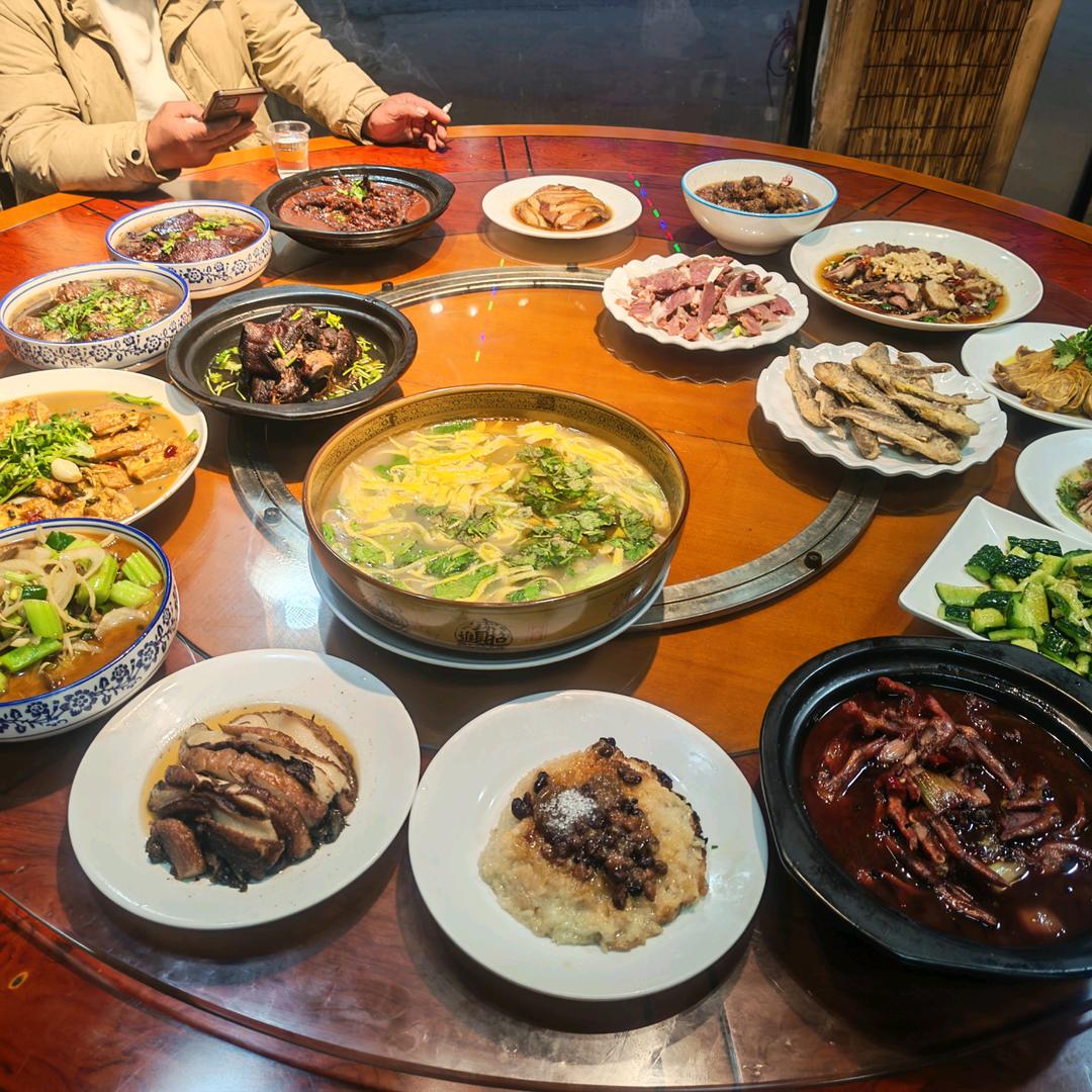 十元盒碗，扣肉