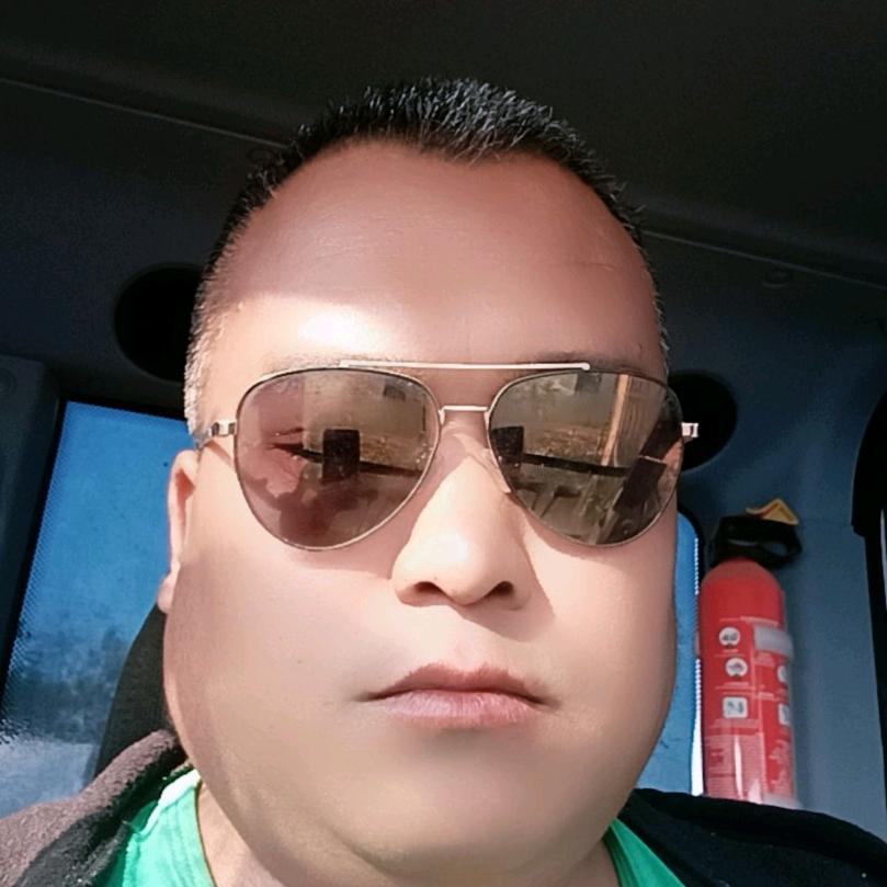 云S挖机门哥