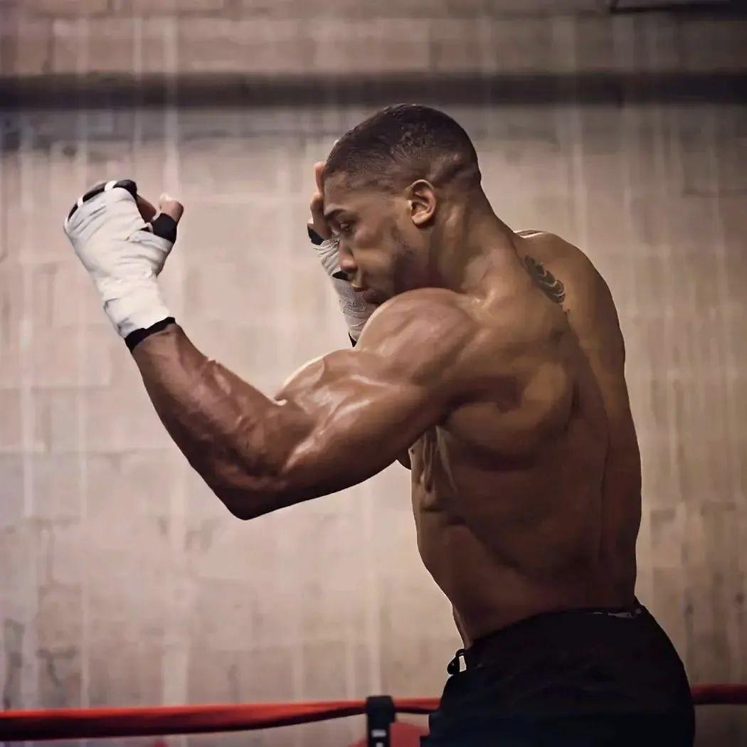 姜冉泰风搏击俱乐部创始人-井教练