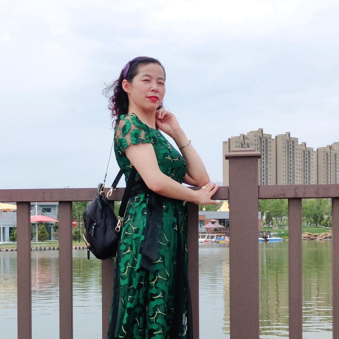 独山子区琴之舞艺术服装租赁中心