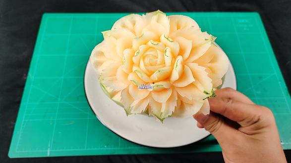 西瓜变成西瓜雕刻作品#美食达人水果雕刻挑战赛#挑战文一刀食雕#抖音
